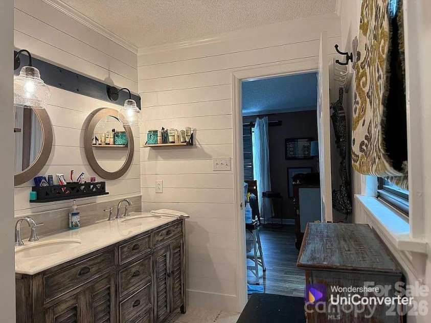 5802 Jolly Roger Court, New Bern, NC 28560.  MLS# CAR4351761, YatesRealty ID 13400. 
