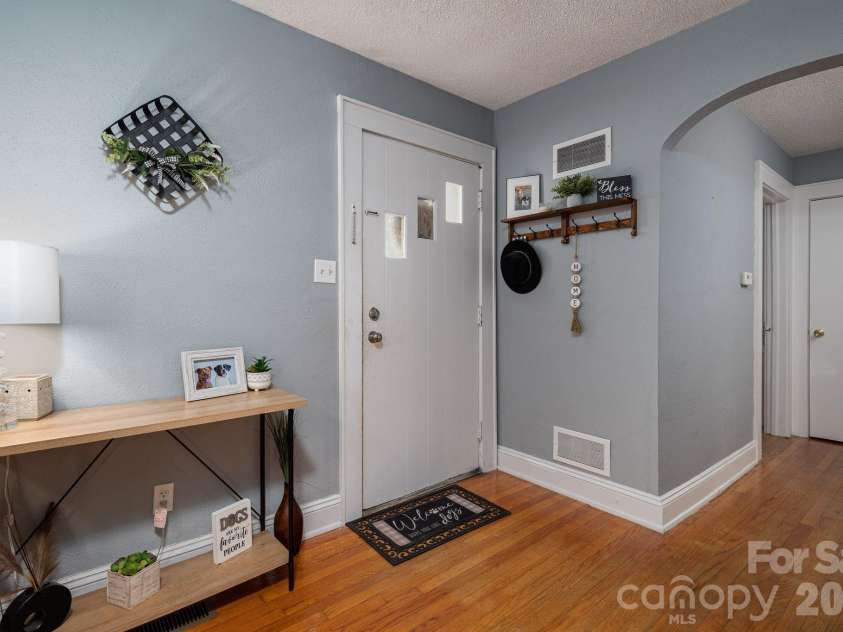 1506 28th Street, Newton, NC 28658.  MLS# CAR4366431, YatesRealty ID 13401. 