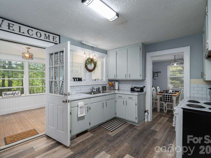 1506 28th Street, Newton, NC 28658.  MLS# CAR4366431, YatesRealty ID 13401. 