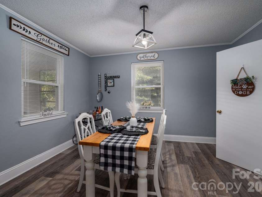 1506 28th Street, Newton, NC 28658.  MLS# CAR4366431, YatesRealty ID 13401. 