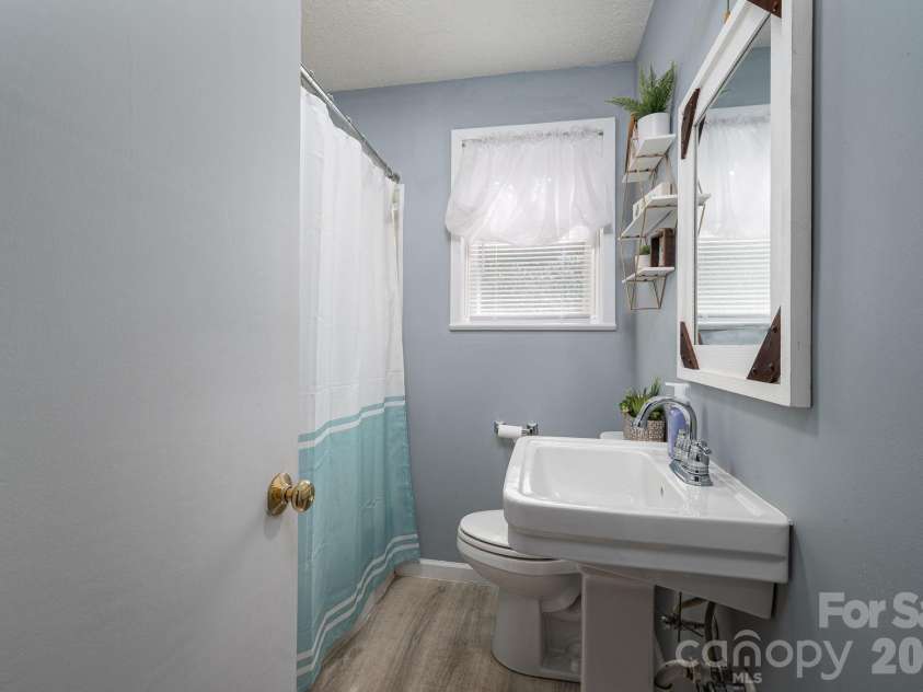 1506 28th Street, Newton, NC 28658.  MLS# CAR4366431, YatesRealty ID 13401. 