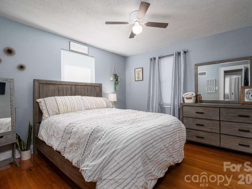 1506 28th Street, Newton, NC 28658.  MLS# CAR4366431, YatesRealty ID 13401. 