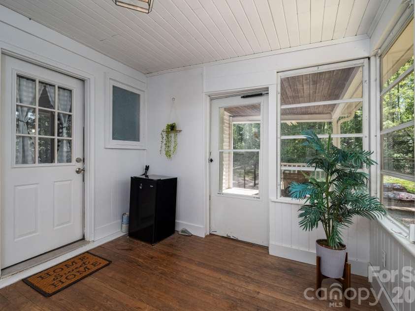 1506 28th Street, Newton, NC 28658.  MLS# CAR4366431, YatesRealty ID 13401. 