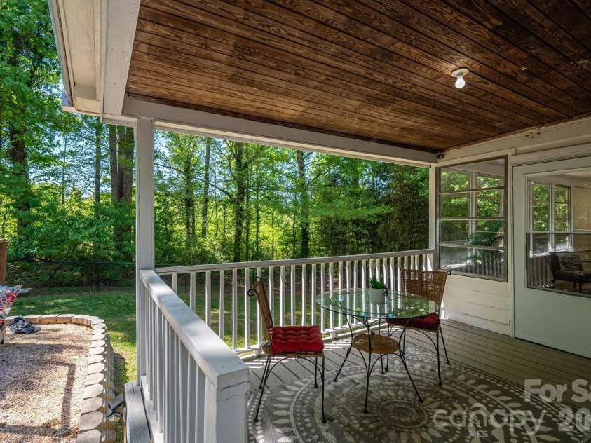 1506 28th Street, Newton, NC 28658.  MLS# CAR4366431, YatesRealty ID 13401. 