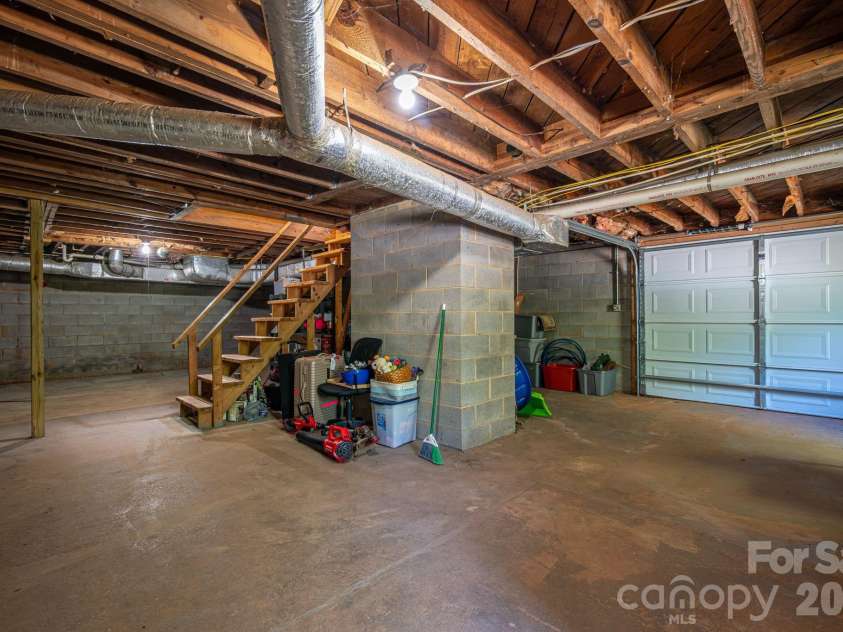 1506 28th Street, Newton, NC 28658.  MLS# CAR4366431, YatesRealty ID 13401. 