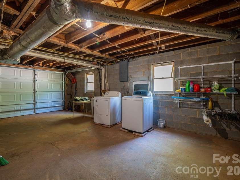 1506 28th Street, Newton, NC 28658.  MLS# CAR4366431, YatesRealty ID 13401. 