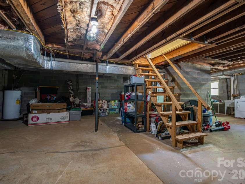 1506 28th Street, Newton, NC 28658.  MLS# CAR4366431, YatesRealty ID 13401. 