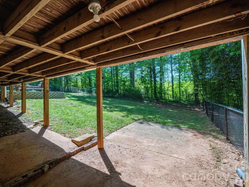 1506 28th Street, Newton, NC 28658.  MLS# CAR4366431, YatesRealty ID 13401. 