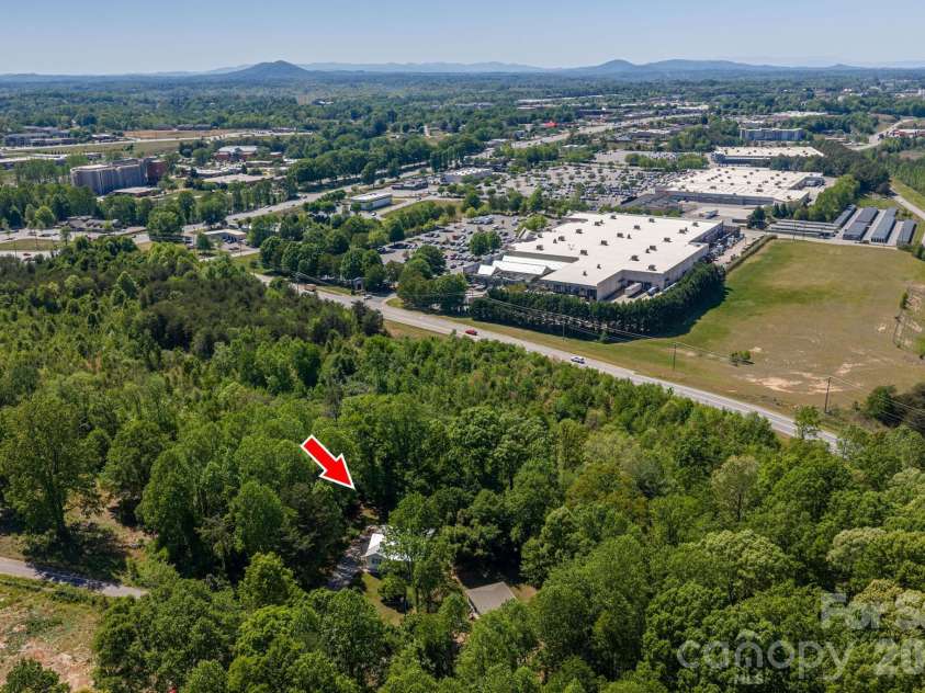 1506 28th Street, Newton, NC 28658.  MLS# CAR4366431, YatesRealty ID 13401. 