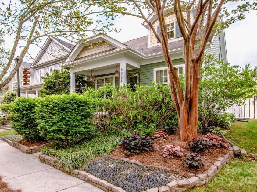 6726 Park Meadows Place, Huntersville, NC 28078.  MLS# CAR4247082, YatesRealty ID 13401. 