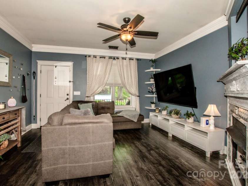 6726 Park Meadows Place, Huntersville, NC 28078.  MLS# CAR4247082, YatesRealty ID 13401. 