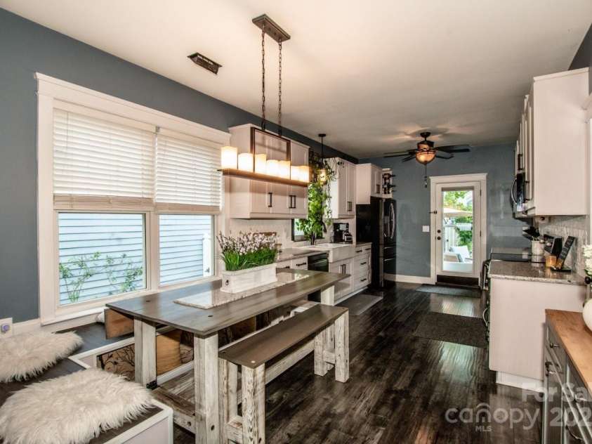 6726 Park Meadows Place, Huntersville, NC 28078.  MLS# CAR4247082, YatesRealty ID 13401. 