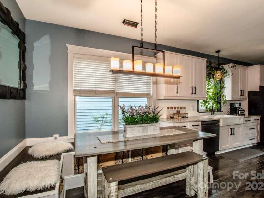 6726 Park Meadows Place, Huntersville, NC 28078.  MLS# CAR4247082, YatesRealty ID 13401. 