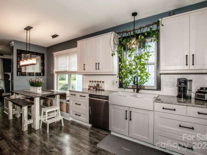 6726 Park Meadows Place, Huntersville, NC 28078.  MLS# CAR4247082, YatesRealty ID 13401. 