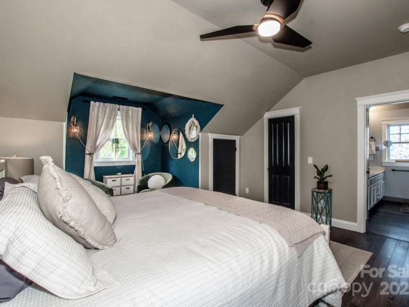 6726 Park Meadows Place, Huntersville, NC 28078.  MLS# CAR4247082, YatesRealty ID 13401. 