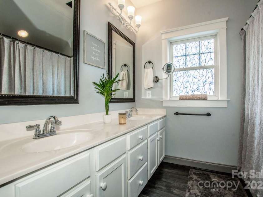 6726 Park Meadows Place, Huntersville, NC 28078.  MLS# CAR4247082, YatesRealty ID 13401. 