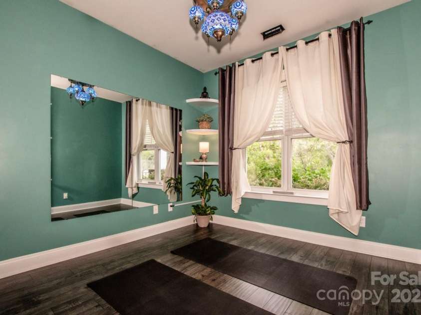 6726 Park Meadows Place, Huntersville, NC 28078.  MLS# CAR4247082, YatesRealty ID 13401. 