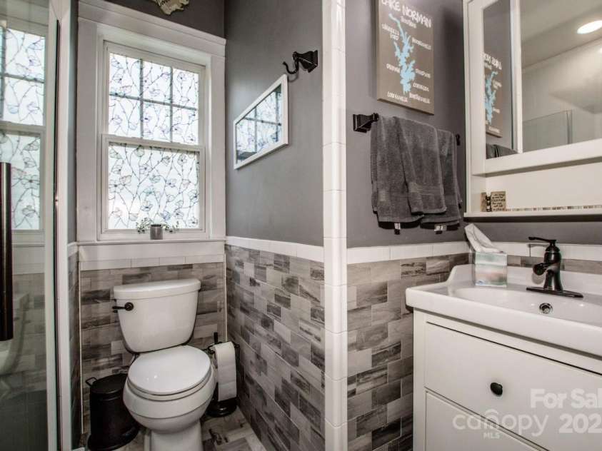 6726 Park Meadows Place, Huntersville, NC 28078.  MLS# CAR4247082, YatesRealty ID 13401. 