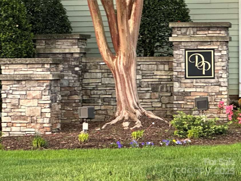 6726 Park Meadows Place, Huntersville, NC 28078.  MLS# CAR4247082, YatesRealty ID 13401. 