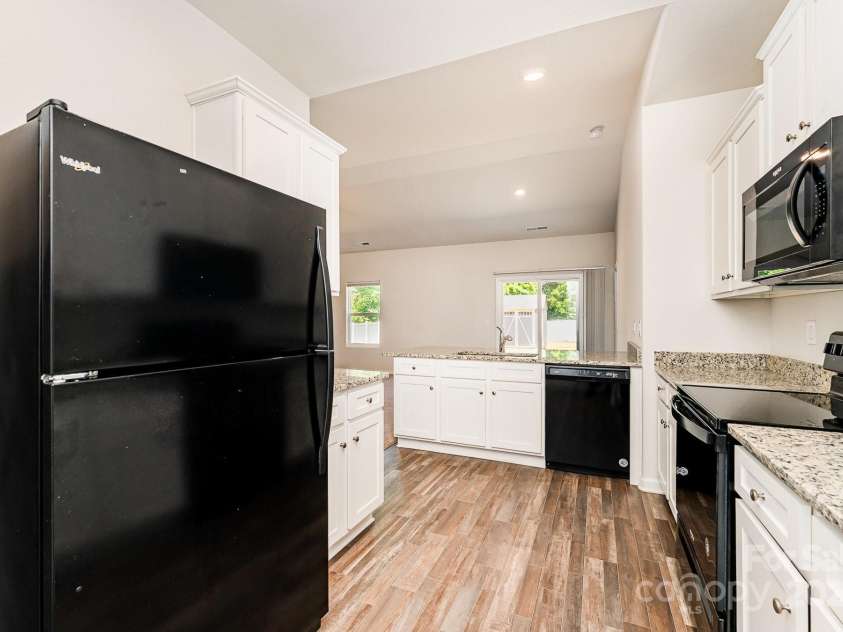 8316 Highgate Drive, Charlotte, NC 28215.  MLS# CAR4254654, YatesRealty ID 13402. 