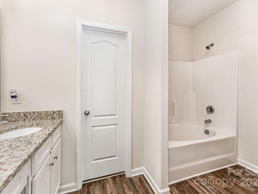 8316 Highgate Drive, Charlotte, NC 28215.  MLS# CAR4254654, YatesRealty ID 13402. 