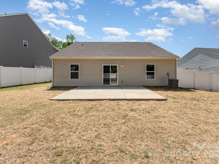 8316 Highgate Drive, Charlotte, NC 28215.  MLS# CAR4254654, YatesRealty ID 13402. 