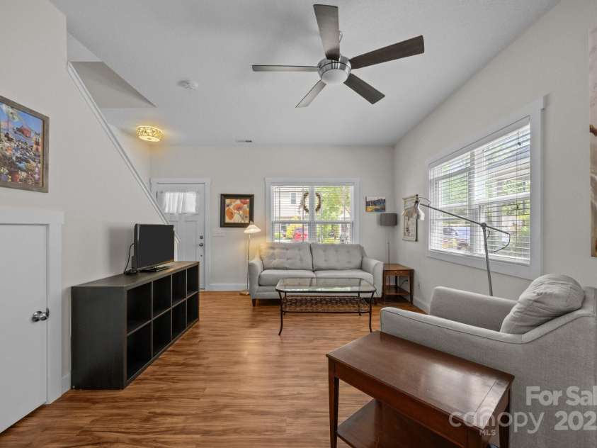 25 Mill Creek Loop, Asheville, NC 28806.  MLS# CAR4257997, YatesRealty ID 13404. 