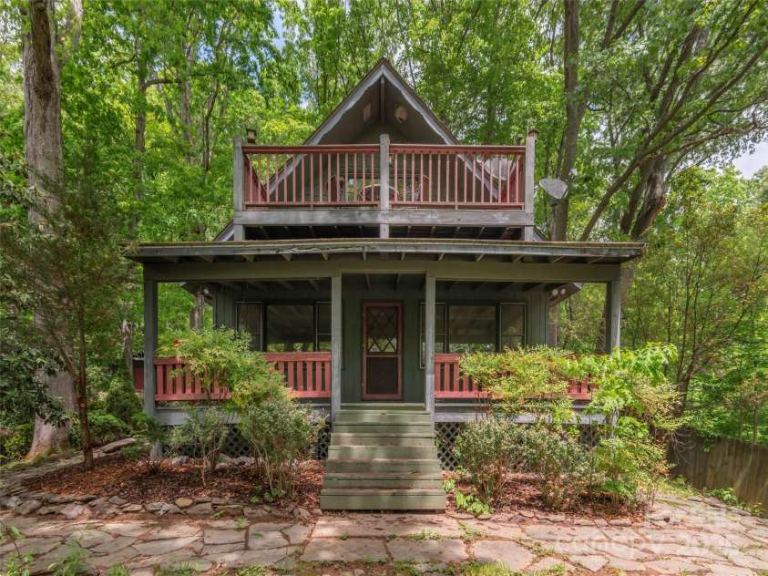 318 Sandsridge Way, Waynesville, NC 28785.  MLS# CAR4258797, YatesRealty ID 13405. 