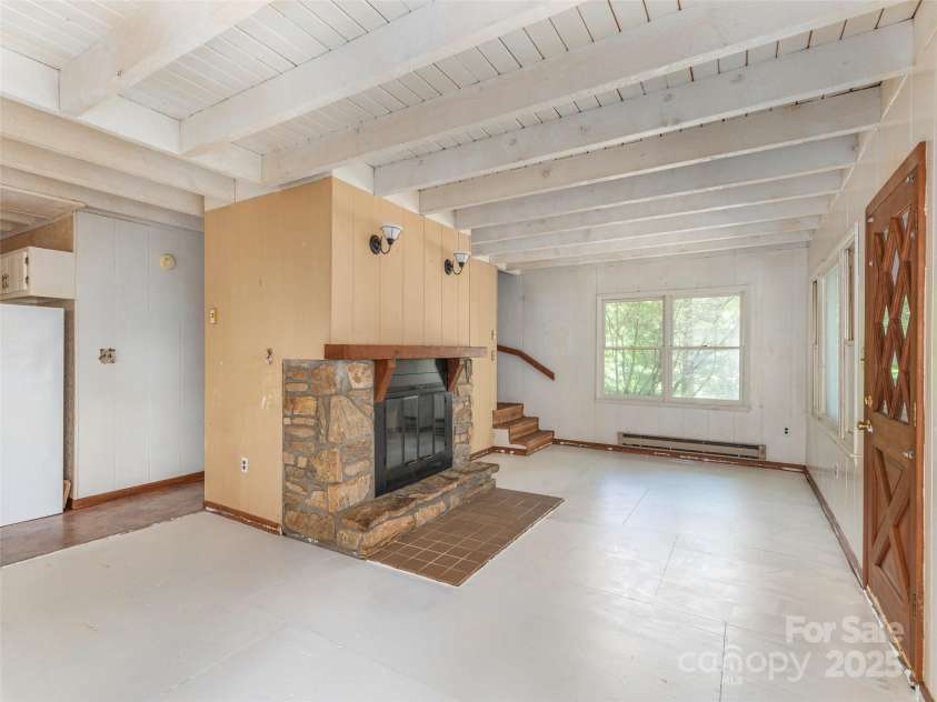 318 Sandsridge Way, Waynesville, NC 28785.  MLS# CAR4258797, YatesRealty ID 13405. 