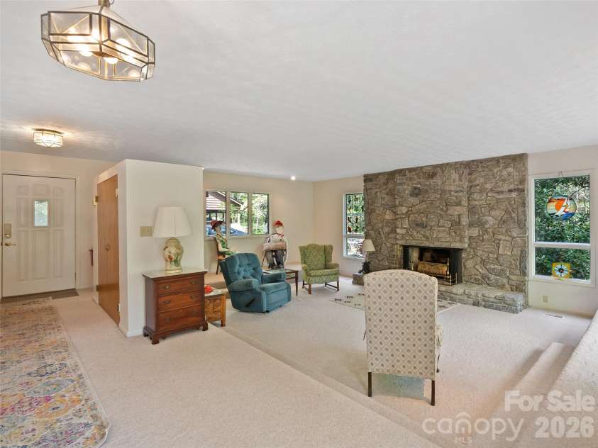 120 Carter Cove Road, Asheville, NC 28804.  MLS# CAR4370241, YatesRealty ID 13406. 