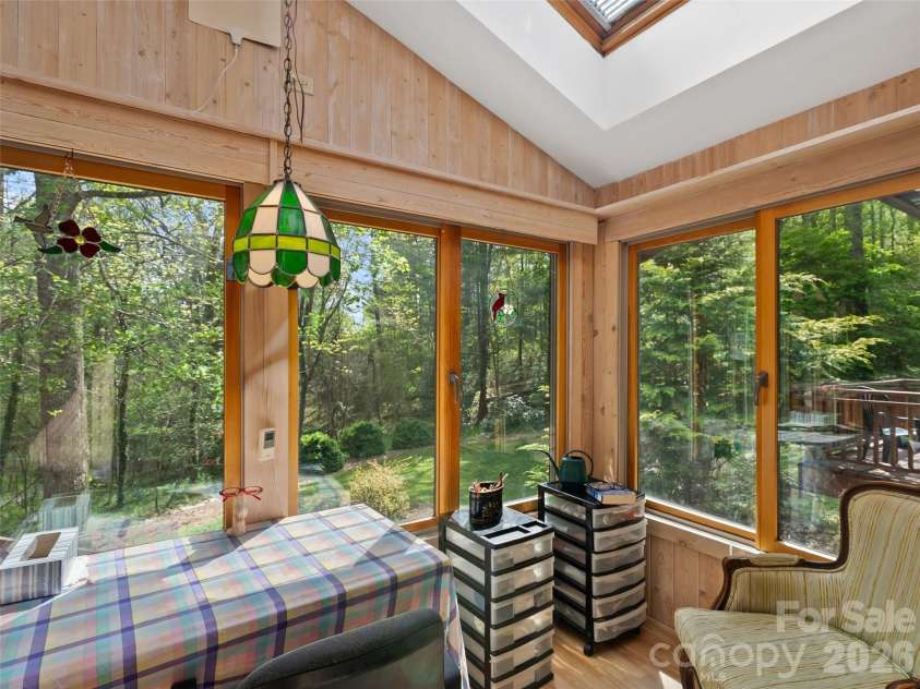120 Carter Cove Road, Asheville, NC 28804.  MLS# CAR4370241, YatesRealty ID 13406. 