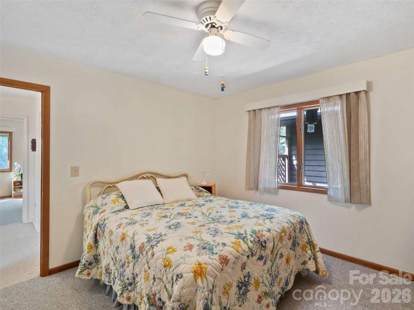 120 Carter Cove Road, Asheville, NC 28804.  MLS# CAR4370241, YatesRealty ID 13406. 