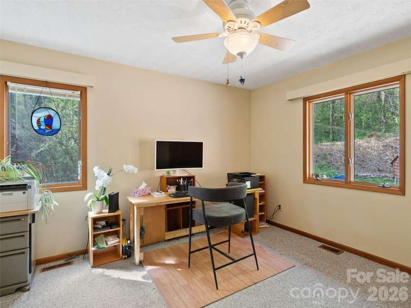 120 Carter Cove Road, Asheville, NC 28804.  MLS# CAR4370241, YatesRealty ID 13406. 