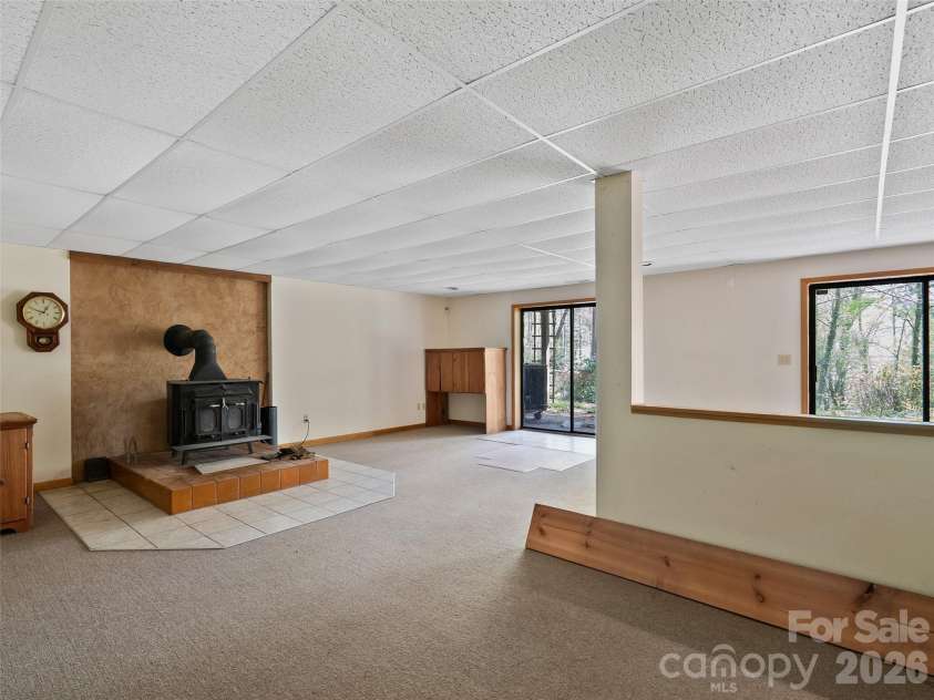 120 Carter Cove Road, Asheville, NC 28804.  MLS# CAR4370241, YatesRealty ID 13406. 