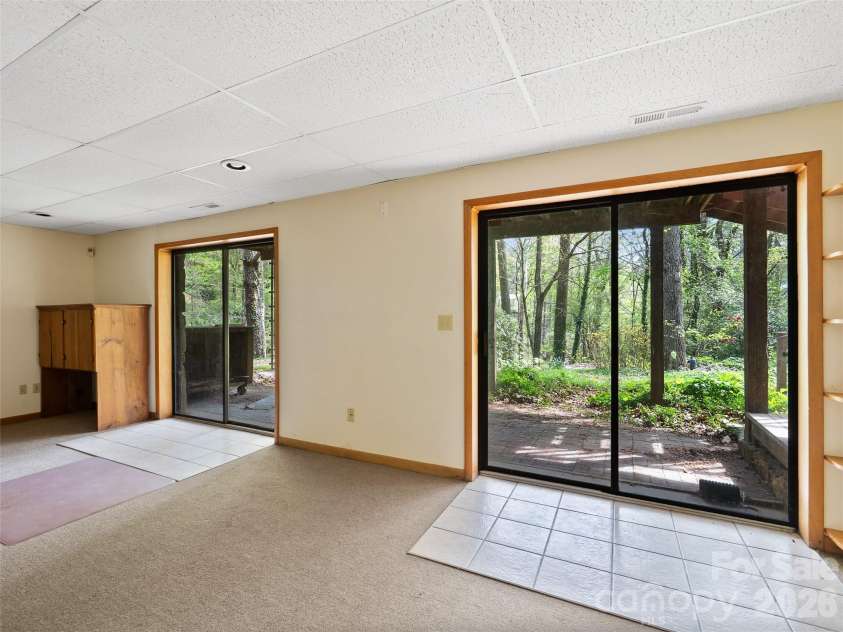 120 Carter Cove Road, Asheville, NC 28804.  MLS# CAR4370241, YatesRealty ID 13406. 