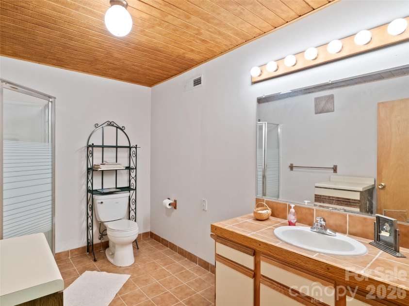 120 Carter Cove Road, Asheville, NC 28804.  MLS# CAR4370241, YatesRealty ID 13406. 