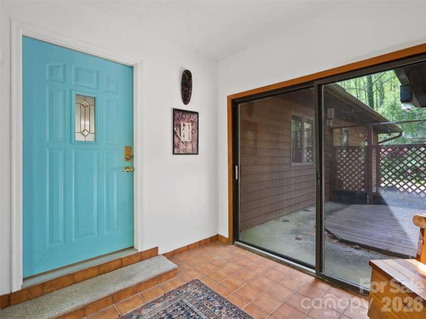 120 Carter Cove Road, Asheville, NC 28804.  MLS# CAR4370241, YatesRealty ID 13406. 