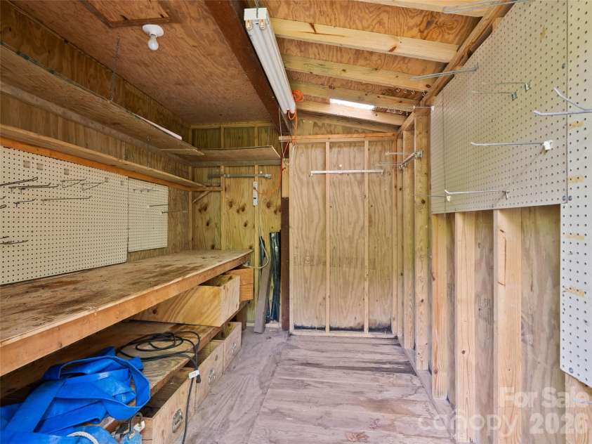 120 Carter Cove Road, Asheville, NC 28804.  MLS# CAR4370241, YatesRealty ID 13406. 