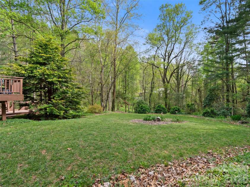 120 Carter Cove Road, Asheville, NC 28804.  MLS# CAR4370241, YatesRealty ID 13406. 