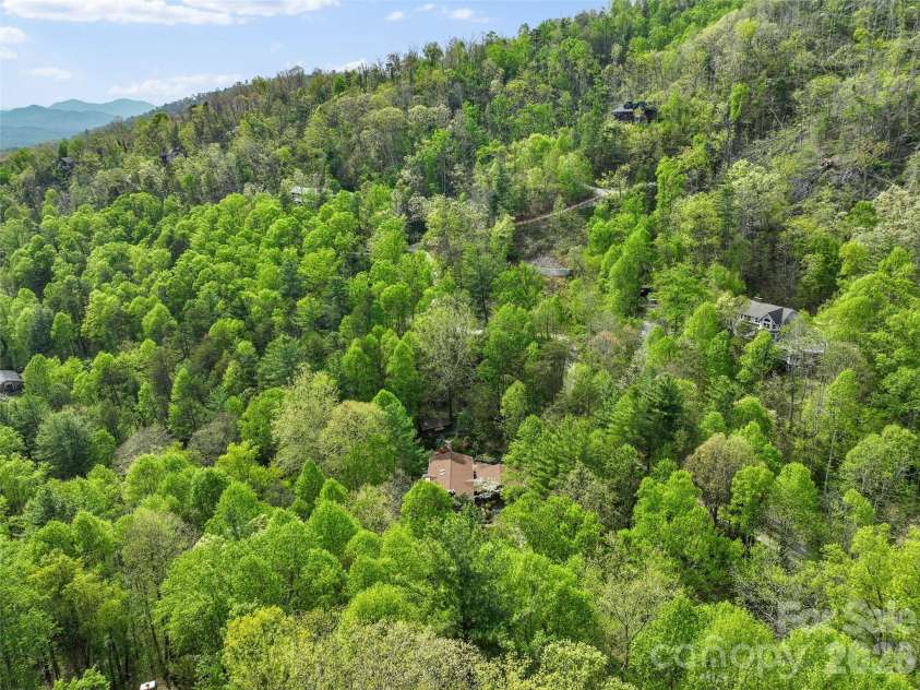 120 Carter Cove Road, Asheville, NC 28804.  MLS# CAR4370241, YatesRealty ID 13406. 