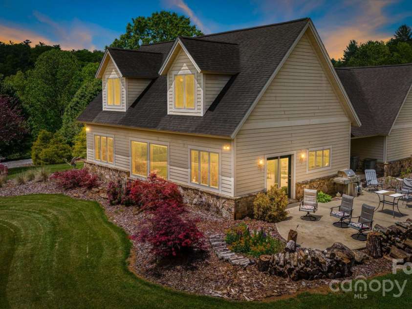 2912 Windswept Ridge Road, Marshall, NC 28753.  MLS# CAR4258178, YatesRealty ID 13406. 