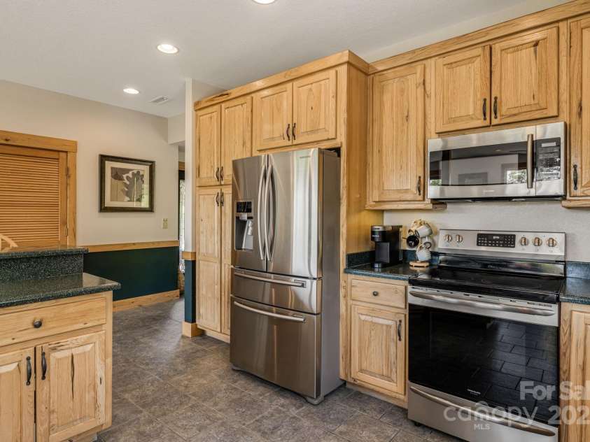 2912 Windswept Ridge Road, Marshall, NC 28753.  MLS# CAR4258178, YatesRealty ID 13406. 