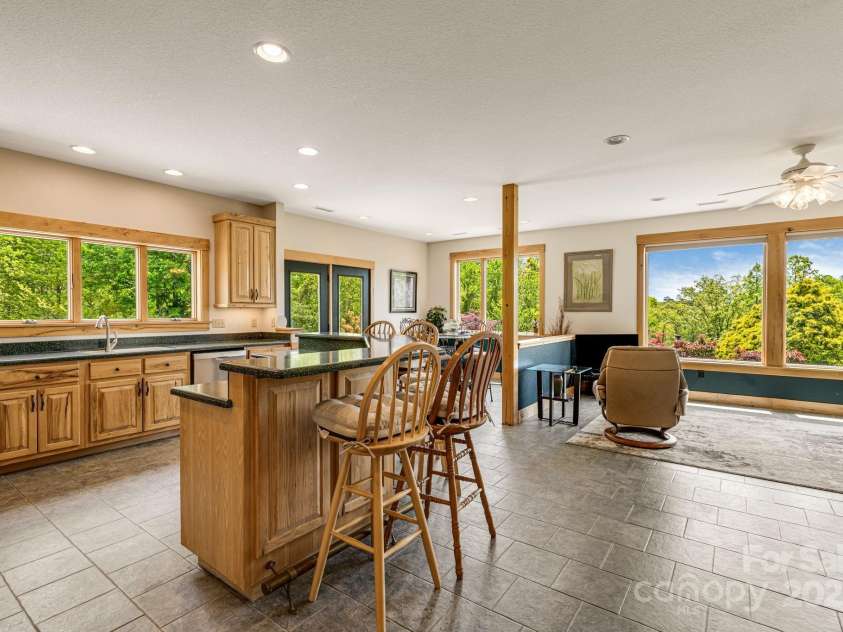 2912 Windswept Ridge Road, Marshall, NC 28753.  MLS# CAR4258178, YatesRealty ID 13406. 