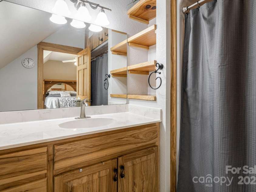 2912 Windswept Ridge Road, Marshall, NC 28753.  MLS# CAR4258178, YatesRealty ID 13406. 