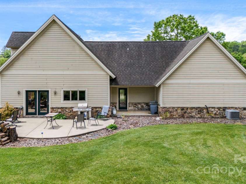 2912 Windswept Ridge Road, Marshall, NC 28753.  MLS# CAR4258178, YatesRealty ID 13406. 