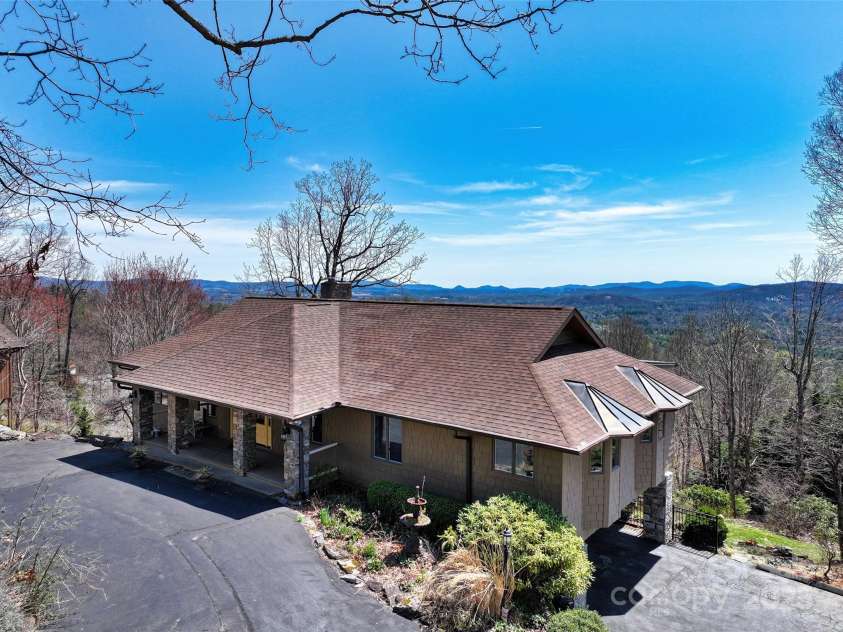 300 Roberts Drive, Hendersonville, NC 28739.  MLS# CAR4320767, YatesRealty ID 13407. 