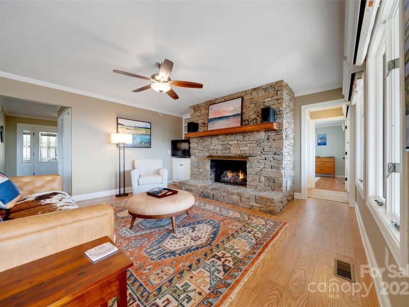 300 Roberts Drive, Hendersonville, NC 28739.  MLS# CAR4320767, YatesRealty ID 13407. 