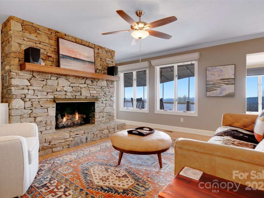 300 Roberts Drive, Hendersonville, NC 28739.  MLS# CAR4320767, YatesRealty ID 13407. 