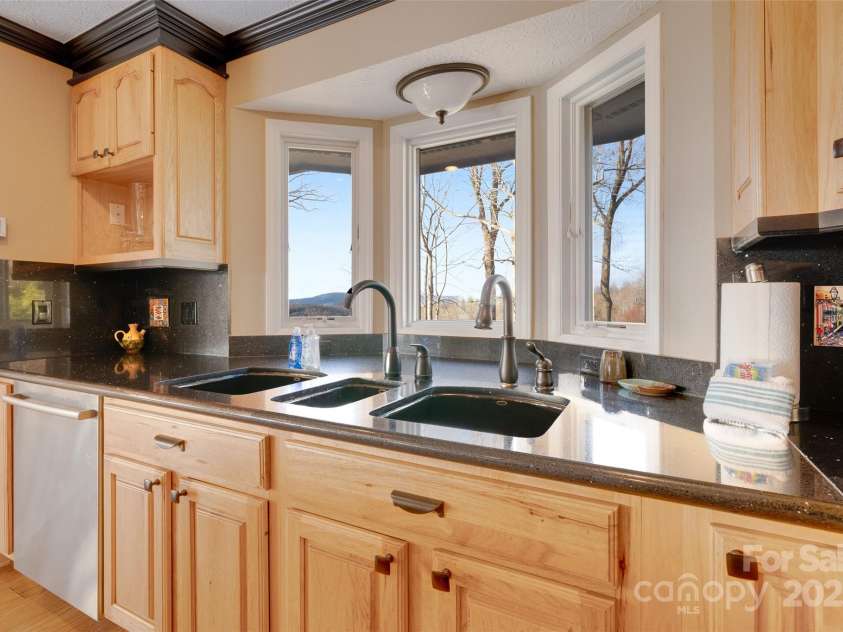 300 Roberts Drive, Hendersonville, NC 28739.  MLS# CAR4320767, YatesRealty ID 13407. 