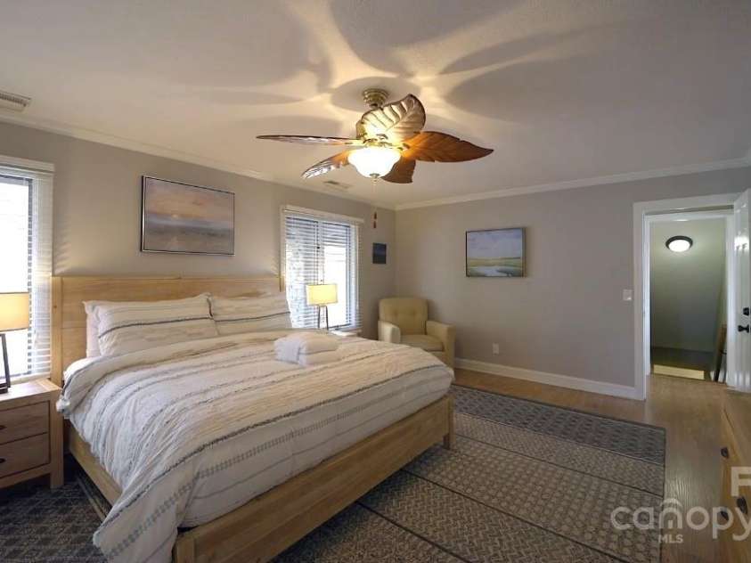 300 Roberts Drive, Hendersonville, NC 28739.  MLS# CAR4320767, YatesRealty ID 13407. 